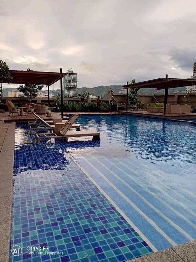 Horizon 101 A4 Near Robinson Mall Free Pool Wifi Cebu Exterior foto